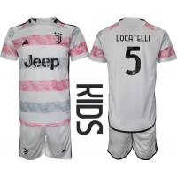 Dětský fotbalový dres Juventus Manuel Locatelli #5 2023-24 Venkovní Krátký Rukáv (+ trenýrky)